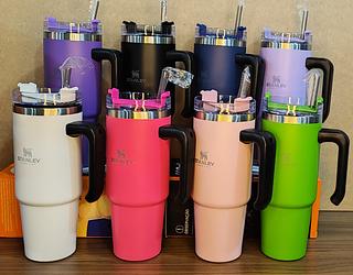 Copo térmico com canudo 900ml