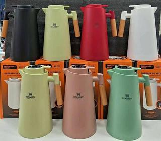 Garrafa Térmica Stanley com botao de derramamento digital 1000ml